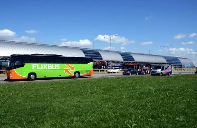 Flixbus Warszawa: Gdzie znaleźć swój przystanek? Uniknij stresu!